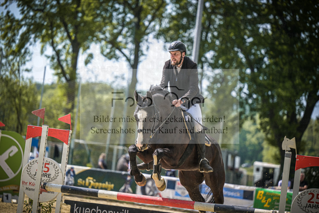 DOS_9919 | Entdecke hochwertige Reitturnierfotos von Foto Oger. Professionell, emotional und authentisch – jetzt Lieblingsmomente im Shop bestellen.Deutschlandweite Turnierfotografie. - Realisiert mit Pictrs.com