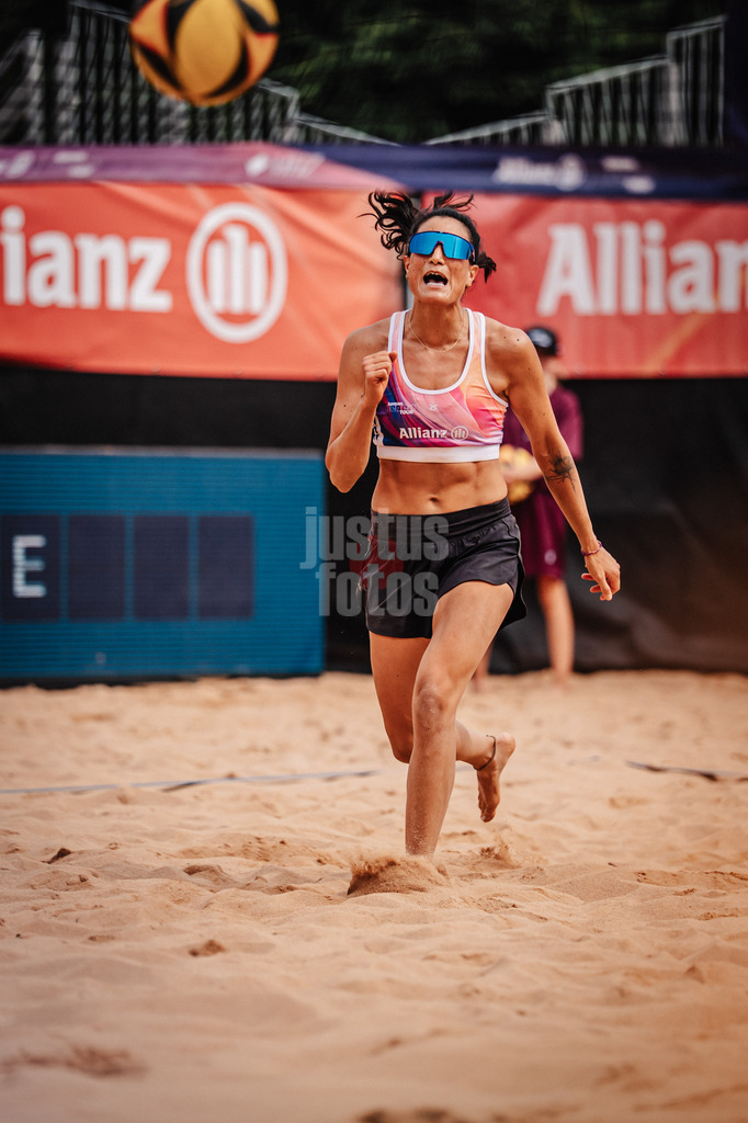 Beachvolleyball | Frauen | Allianz German Beach Tour 2025 | Tourstop München | 03.07.2025 | Kristin Standhardinger jubelt
