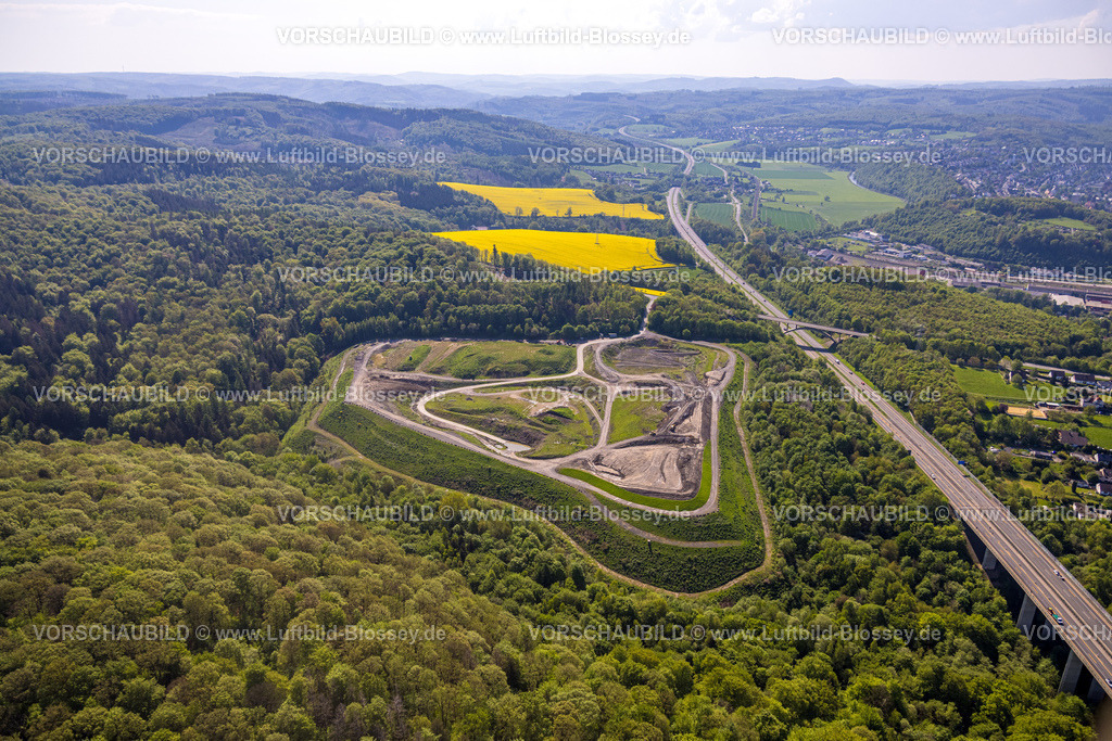 Arnsberg230500460 | Luftbild, Erddeponie, Breitenbrucher Straße, Arnsberg, Sauerland, Nordrhein-Westfalen, Deutschland