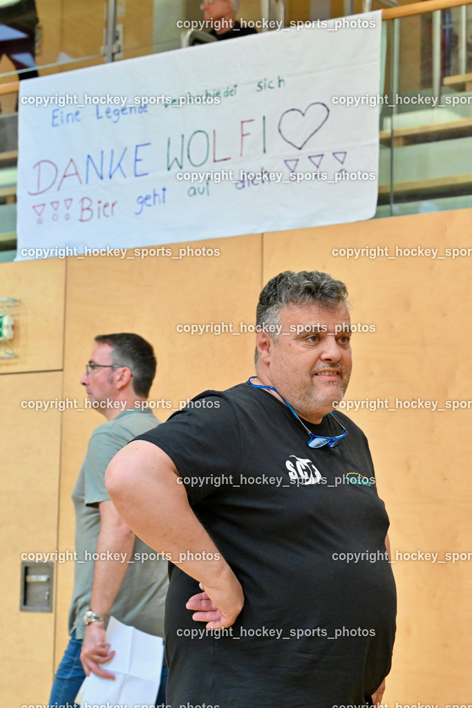 SC Ferlach vs. WAT Atzgersdorf | Buchbauer Wolfgang Assistentcoach SC Ferlach Damen, Transparent Buchbauer, SC Ferlach vs. WAT Atzgersdorf, SC Ferlach vs. WAT Atzgersdorf am 12.05.2024 in Ferlach (Ballspielhalle Ferlach), Austria, (Photo by Bernd Stefan)