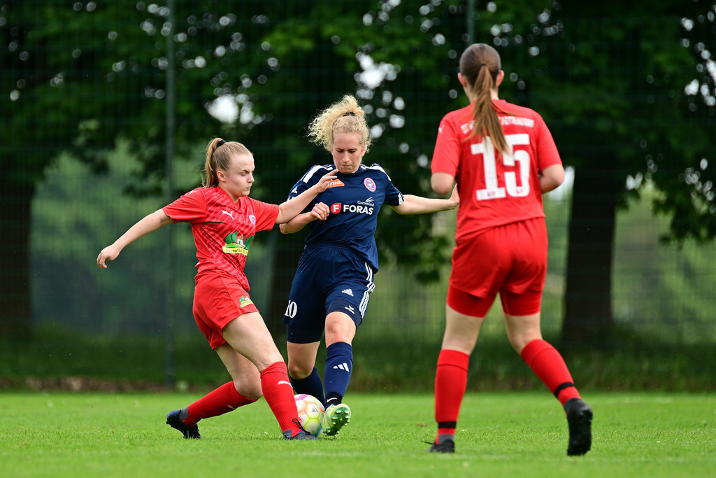 Fußball I Frauen I Saison 2024-2025 I Kreisliga I 17. Spieltag I SV Ahlerstedt-Ottendorf III - FC Oste-Oldendorf II | Der Sportfotograf. - Realisiert mit Pictrs.com