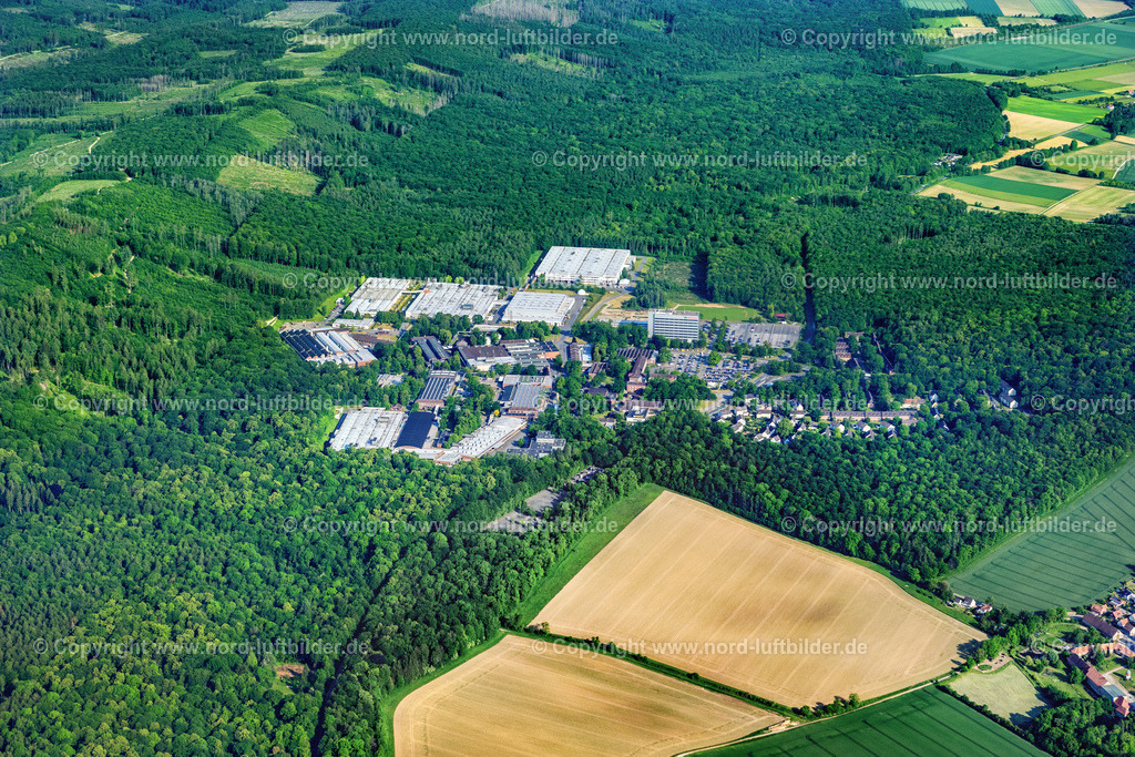 Hildesheim_Gewerbegebiet_Bosch_Electronic_Service_ELS_4170050623 | HILDESHEIM 05.06.2023 Gebäude und Produktionshallen auf dem Fabrikgelände " Bosch Electronics Service " an der Robert-Bosch-Straße in Hildesheim im Bundesland Niedersachsen, Deutschland. // Building and production halls on the premises " Bosch Electronics Service " on street Robert-Bosch-Strasse in Hildesheim in the state Lower Saxony, Germany. Foto: Martin Elsen