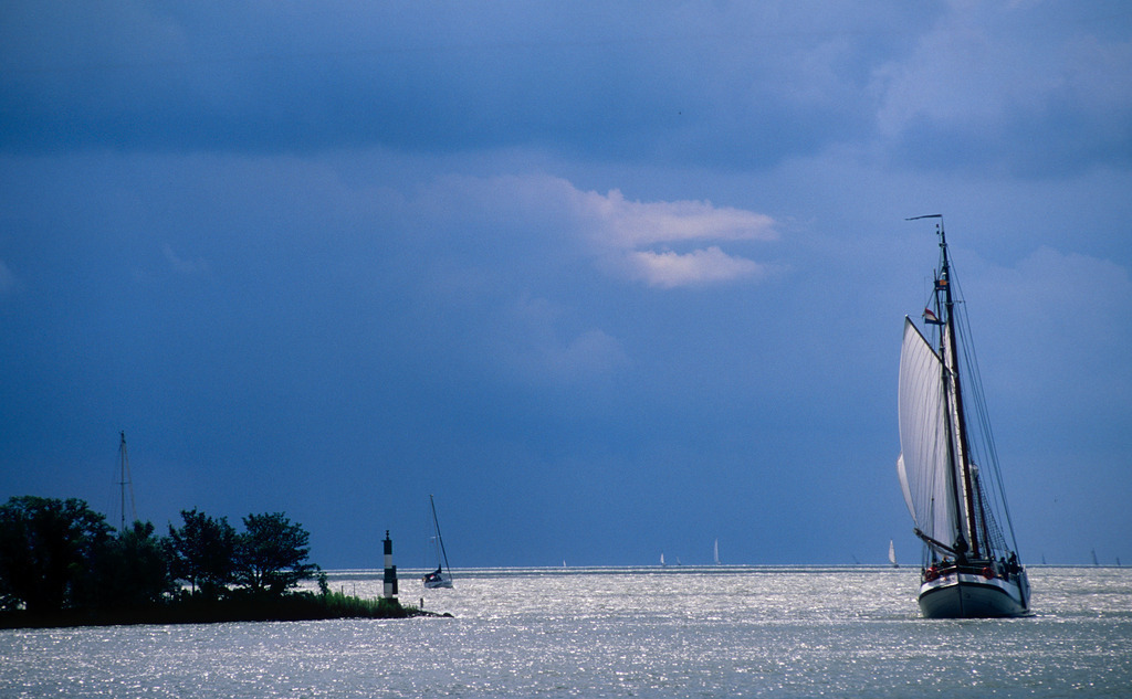 Segelboot in Hoorn | Hoorn, Niederlande - February 10, 2010: Segelboot. - Realisiert mit Pictrs.com