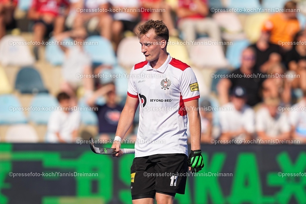 xydrx12082503040 | 12.08.2025, xydrx, Herren EuroHockey Championship 2025, Gruppenphase, Gruppe A, Niederlande - Österreich, Sparkassenpark Mönchengladbach: Moritz Frey (AUT #17)