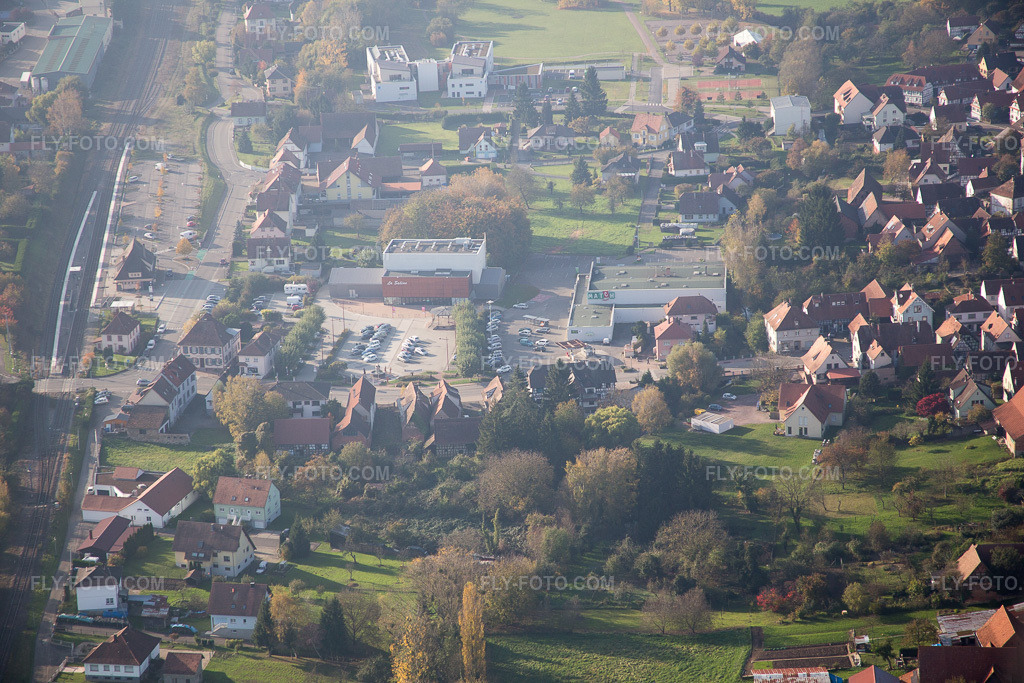 Aerial view: View of the town in Soultz-sous-Forêts in the state Bas-Rhin, France.Photo: IMG_075545.jpg taken on 11/01/2014 by Werner Riehm/FLY-FOTO.comResolution of the original: 5472 x 3648 px