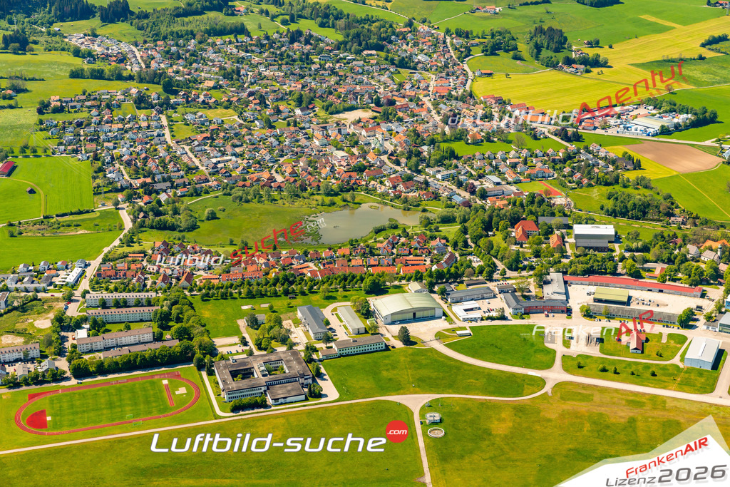 Das Luftbild zeigt :  Kaufbeuren - Die Luftaufnahme wurde 2024 vom UL-Flugzeug aus erstellt ( keine Drohne ) - Hochauflösende Luftaufnahme - Für grossformatige Ausdrucke geeignet. Die Geschenkidee !Mit Lizenz und Bildrechte bestellbar