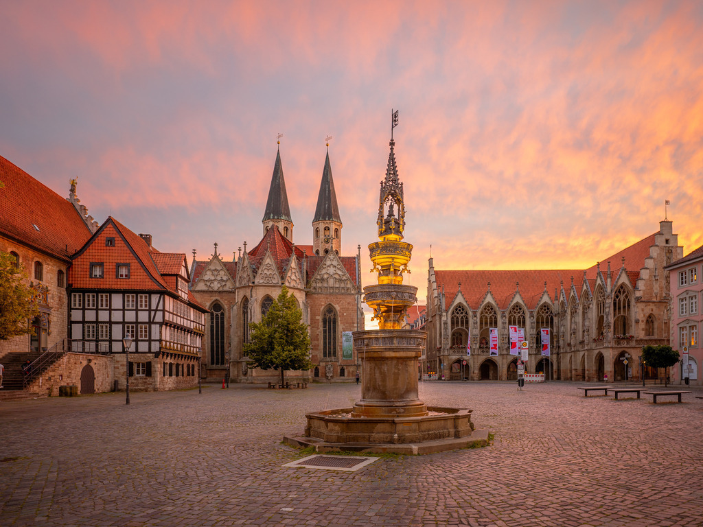 Altstadtmarkt | Entdecke exklusive Fotokunst aus Braunschweig: Bildband, Leinwände, Postkarten, Kalender, digitale Downloads & Bildlizenzen. Jetzt im offiziellen Beautiful Braunschweig Shop! - Realisiert mit Pictrs.com