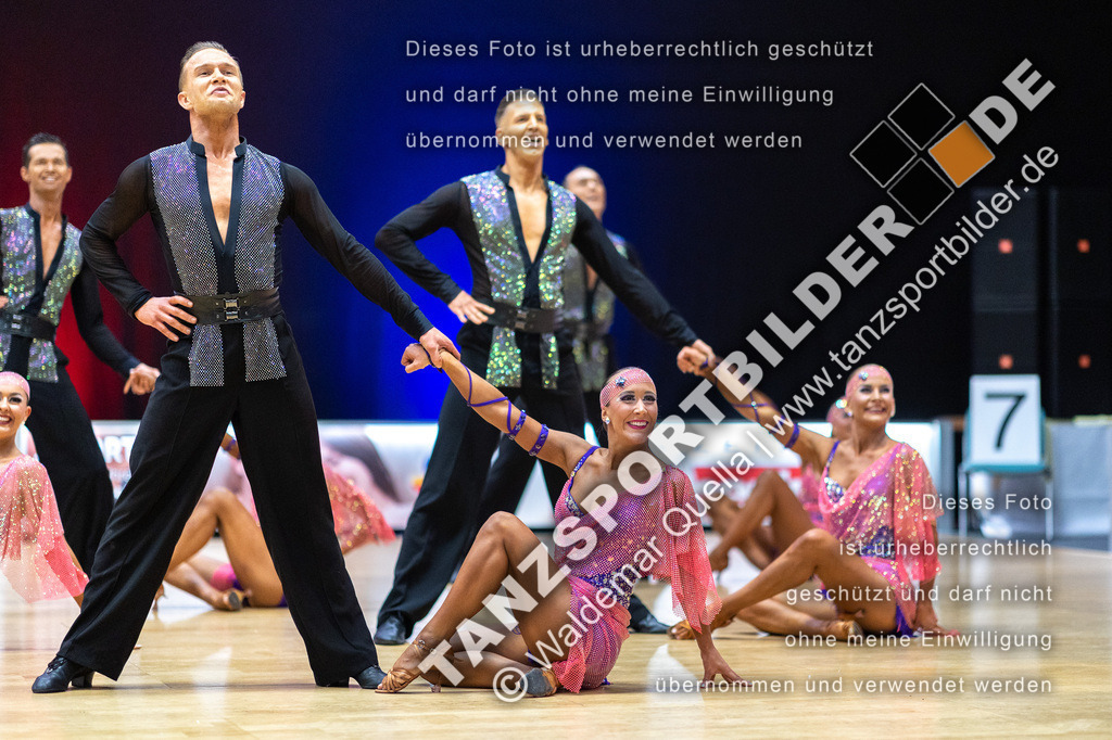 20230114-11857 | Hier finden Sie Tanz Bilder vom Latein und Standard Formationen tanzen. Sportbilder vom Tanzsport. Schöne Fotos und von Weltmeisterschaft, Europameisterschaft, Bundesliga, Regionalliga, Oberliga und Landesliga sowie von GOC Stuttgart, DanceComp, WM Bremen