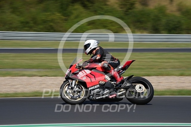 2024_08_10_PBK_22771 | Sportfotografie; SlowMotion; Video; Rennstrecke; Hafeneger; Speer; Racing; RSE; BMW; CBO; Trackday; Motorsportarena; Hockenheimring; Brno; Most; Barcelona; Valencia