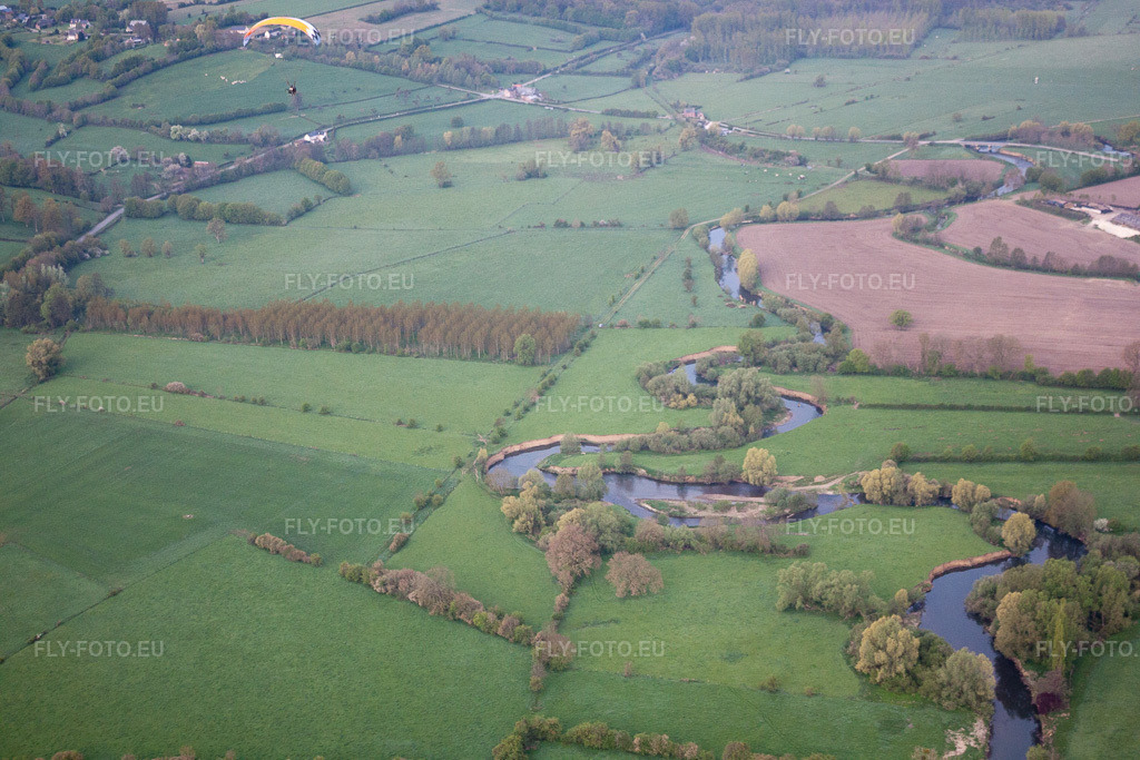Vue aérienne: Vue de la ville à Étréaupont dans le département Aisne, France. Photo: IMG_39944.jpg prise le 17/04/2011 par Werner Riehm/FLY-FOTO.eu – Résolution de l'original: 4752 x 3168 px