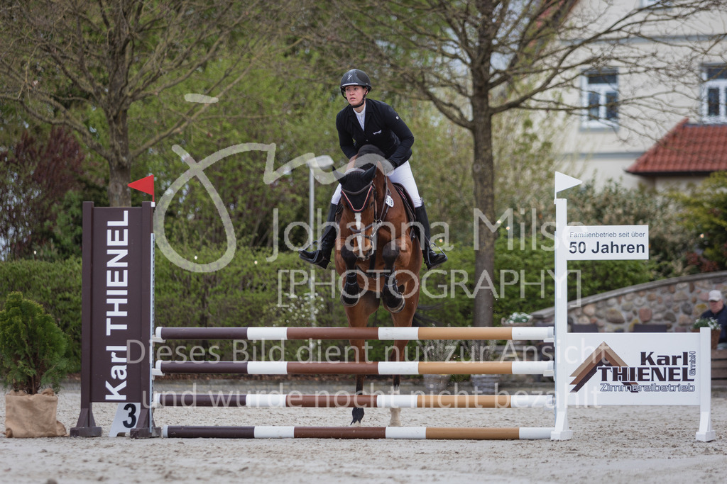 230425_Lemwerder_SprPf-A1St-124 | Deine schönsten Turniermomente als professionelle Fotos! Entdecke hochwertige Pferdesport-Fotografie im Online-Shop. Jetzt Fotos finden & bestellen!