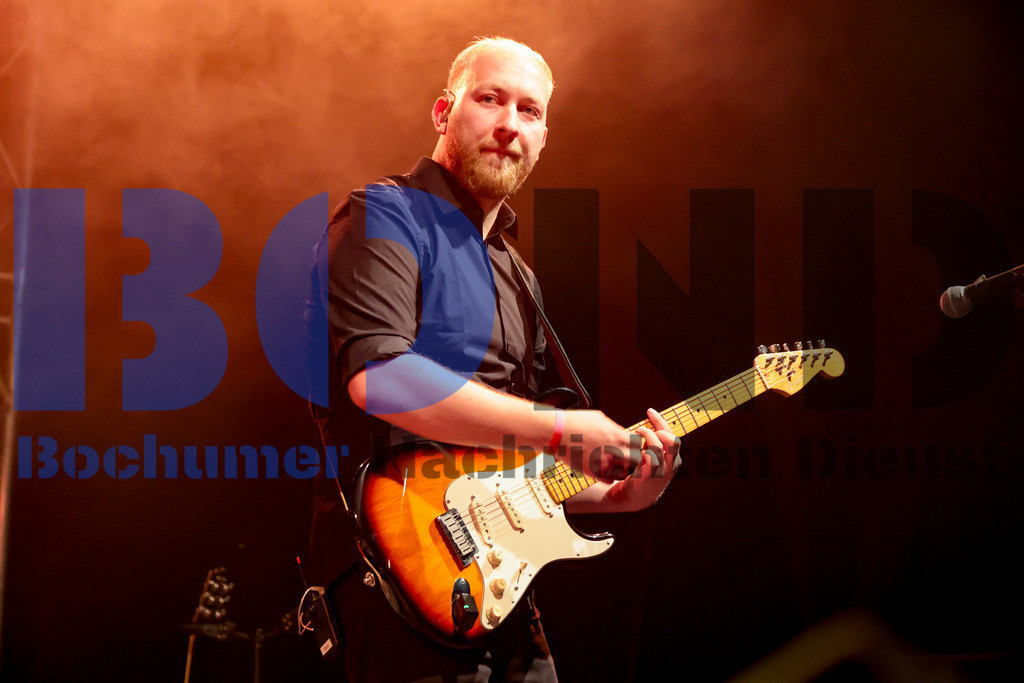 Zeltfestival Ruhr 2024 - Get Back / Beatles Tribute  {date} -  | {headline}(Foto: Sebastian Sendlak / BOND) - Realisiert mit Pictrs.com