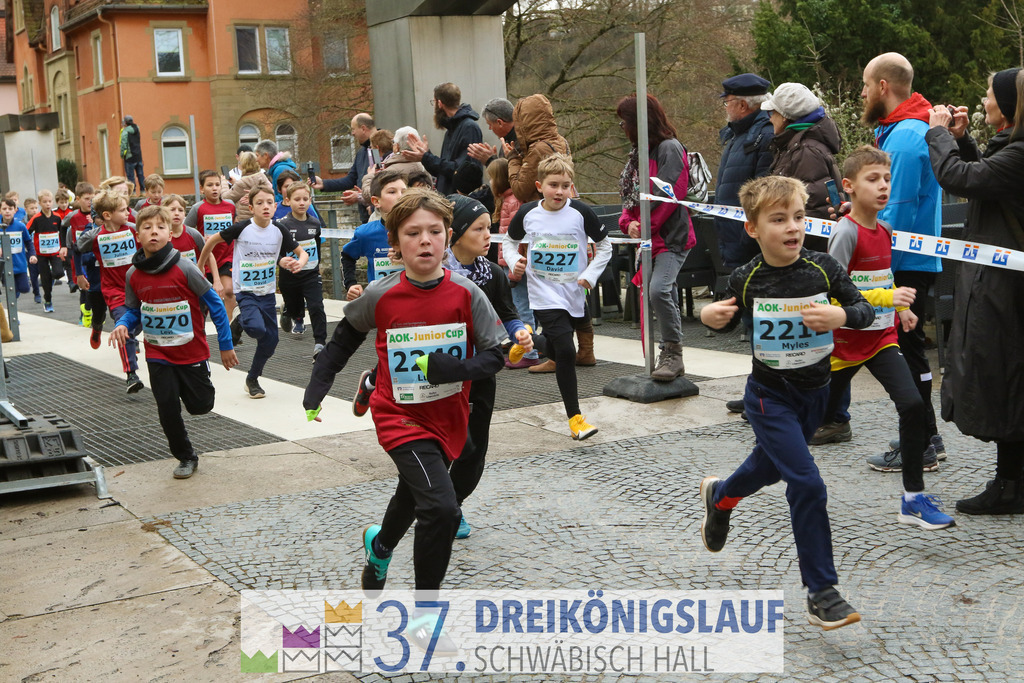 AOK JuniorCup 400m | 3Koenigslauf 2023 - Realisiert mit Pictrs.com