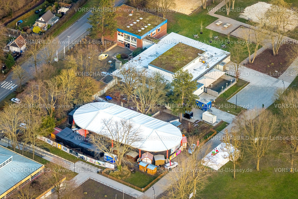 Herne251203549 | Luftbild, Weihnachtsmarkt Gysenberg und Veranstaltungszentrum Am Revierpark Gysenberg, Olis Restaurant, begrüntes Dach, Sodingen, Herne, Ruhrgebiet, Nordrhein-Westfalen, Deutschland
