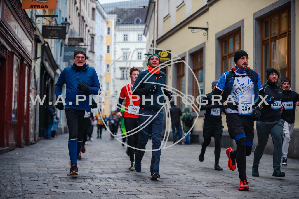 SILVESTERLAUF LINZ 25 | Linz, AUSTRIA, 31. Dezember 25, TRIRUN SILVESTERLAUF LINZ 25 , Image shows: 
Photo: WAPICS / BINDER Manuel