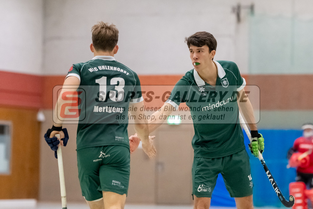 SFE_20240113_0077 | Mülheim, Deutschland, 13.01.2024: Henrik Mertgens (Uhlenhorst Mülheim) in Aktion waehrend des Spiels der Halle 1. Bundesliga Herren zwischen Uhlenhorst Mülheim vs Rot-Weiss Köln im Sporthalle Lehnerstr. (HTCU) am 13.01.2024 in Mülheim, Deutschland. (Foto von Stephan Fehrmann)

Mülheim, Germany, 13.01.2024: Henrik Mertgens (Uhlenhorst Mülheim) in action during the game of Halle 1. Bundesliga Herren between Uhlenhorst Mülheim vs Rot-Weiss Köln in Sporthalle Lehnerstr. (HTCU) at 13.01.2024 in Mülheim, Deutschland. (Foto von Stephan Fehrmann)