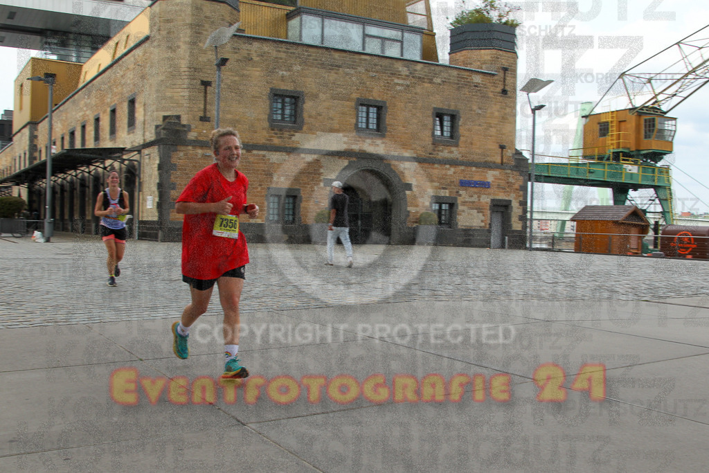 250920_1530_EV4_8996 | Sportfotografie im Rhein-Sieg Kreis, Köln, Bonn, NRW, Rheinland Pfalz, Hessen, etc. Unser Tätigkeitsfeld umfasst den Laufsport vom Volkslauf über den Marathon, Duathlon, Triathon bis zum Ultralauf wie Kölnpfad Ultra oder Schindertrail.