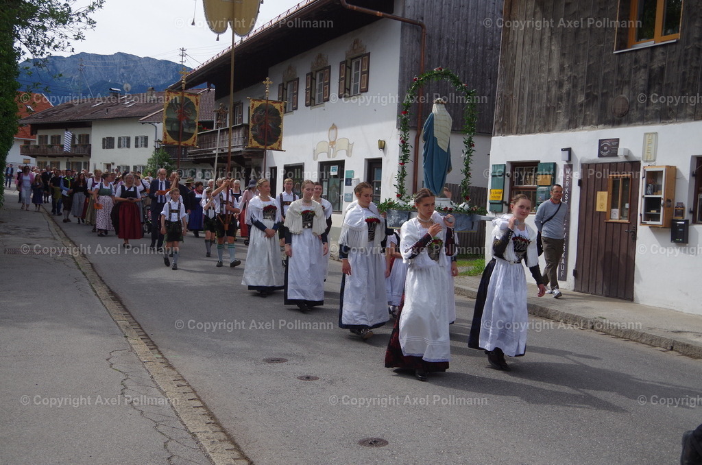 IMGP5302 | fotografiert von Axel PollmannLeonhardi Wallfahrt Benediktbeuern und Murnau, Fronleichnam, Fasching, Landschaft im Loisachtal und Benediktbeuern  - Realisiert mit Pictrs.com