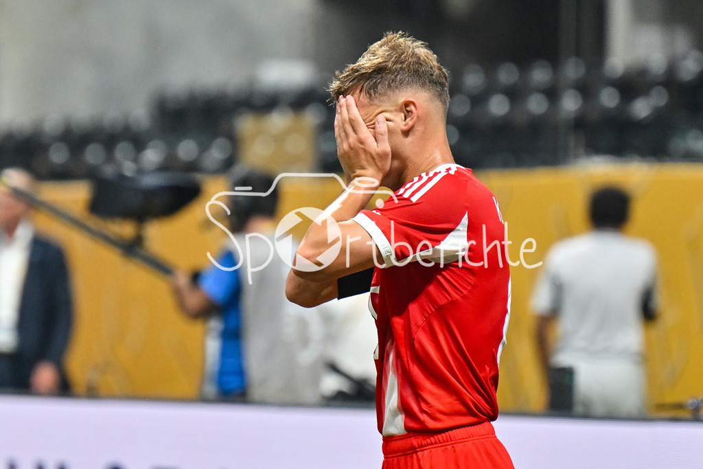 Paris Saint Germain - FC Bayern München | entsetzten auf dem Platz nach der schweren Verletzung von Jamal MUSIALA (FC Bayern Muenchen 42) / FIFA Club World Cup: Paris Saint Germain - FC Bayern Muenchen, Mercedes Benz Stadium am 05.07.2025 / NOT FOR SALE IN USA / Joshua KIMMICH (FC Bayern Muenchen 6)