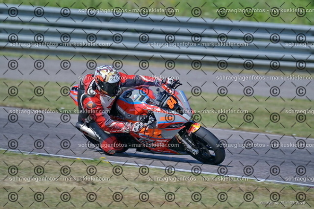 26BT02-0103 | markuskiefer.com - Realisiert mit Pictrs.com