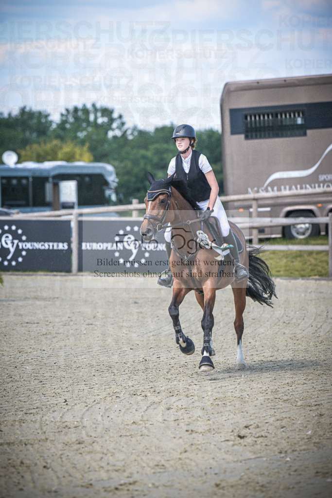 DOS_0172 | Entdecke hochwertige Reitturnierfotos von Foto Oger. Professionell, emotional und authentisch – jetzt Lieblingsmomente im Shop bestellen.Deutschlandweite Turnierfotografie. - Realisiert mit Pictrs.com