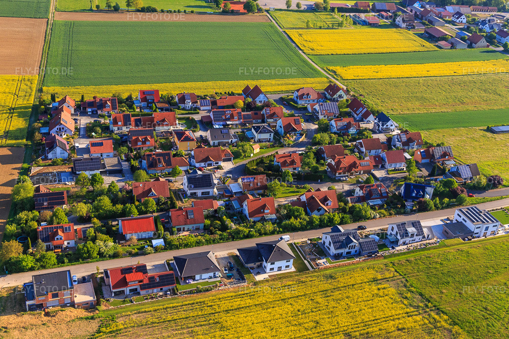 Luftbild: Neubaugebiet Rehberg in Tauberrettersheim im Bundesland Bayern in Deutschland. Foto: IMG_146432.jpg vom 10.05.2025 durch Werner Riehm/FLY-FOTO.de