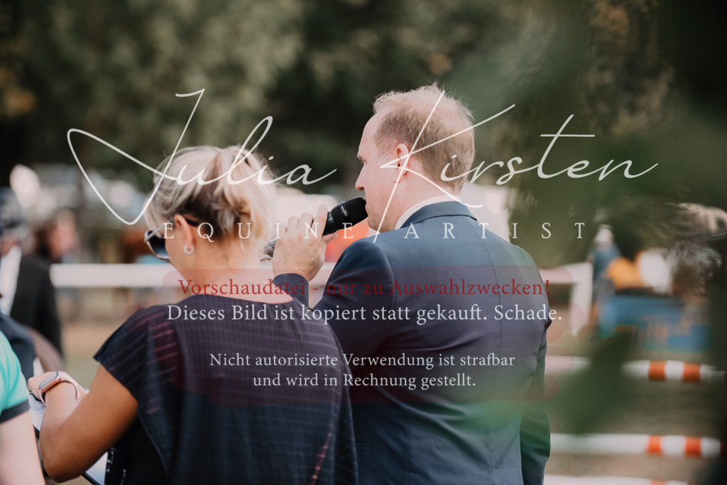 DSC_6075 | Pferde- und Turnierfotografie in Westsachsen. Pferdeportraits, Auftragszeichnungen und intuitive Kunst.