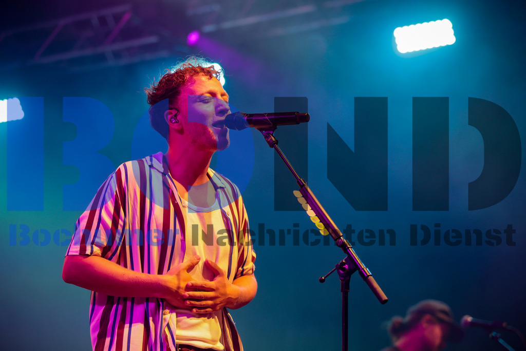 Zeltfestival Ruhr 2024 - Joris  {date} -  | {headline}(Foto: Sebastian Sendlak / BOND) - Realisiert mit Pictrs.com