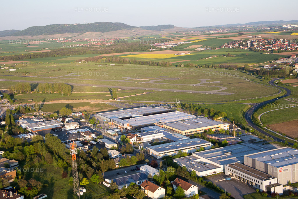 Luftbild: Kitzingen, Etwashausen, Industriegebiet in Kitzingen im Bundesland Bayern in Deutschland. Foto: IMG_088061.jpg vom 06.05.2016 durch Werner Riehm/FLY-FOTO.de