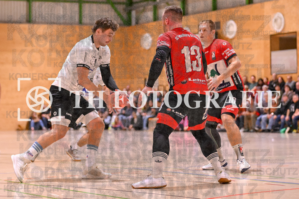 GER, SG Maulburg/Steinen - HSG Dreiland, Handball, Landesliga Suedbaden, 4. Spieltag, Saison 2024/2025, 12.10.2024 | Philip Mueller (HSG Dreiland, #24) am Ball und im Duell mit Andre Leuchtmann (SG Maulburg/Steinen, #13)GER, SG Maulburg/Steinen - HSG Dreiland, Handball, Landesliga Suedbaden, 4. Spieltag, Saison 2024/2025, 12.10.2024Foto: TH Fotografie/Thomas Hess