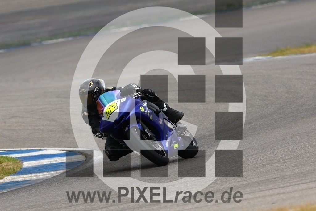 0282-20250529_02012 | Schöne Erinnerungen an spannende Momente - das festzuhalten ist unser Job. PIXELrace.de ist seit 2003 auf den Rennstrecken Europas unterwegs um die Action draußen beim Fahren und die wunderbare Stimmung imm Fahrerlager für euch einzufangen.