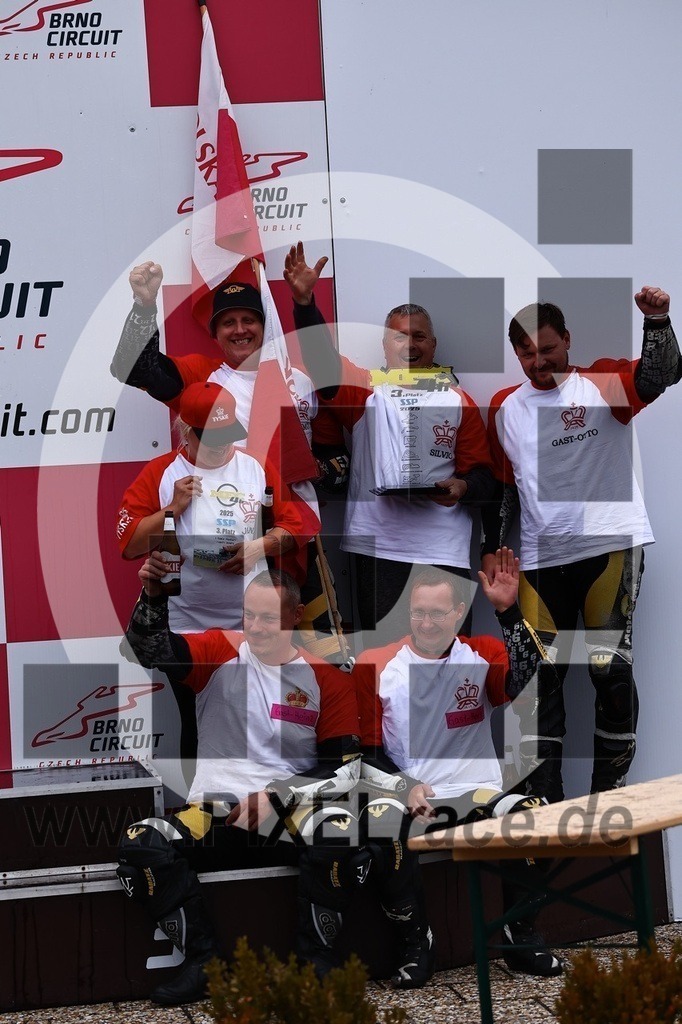 social-20250830_08407 | Schöne Erinnerungen an spannende Momente - das festzuhalten ist unser Job. PIXELrace.de ist seit 2003 auf den Rennstrecken Europas unterwegs um die Action draußen beim Fahren und die wunderbare Stimmung imm Fahrerlager für euch einzufangen.