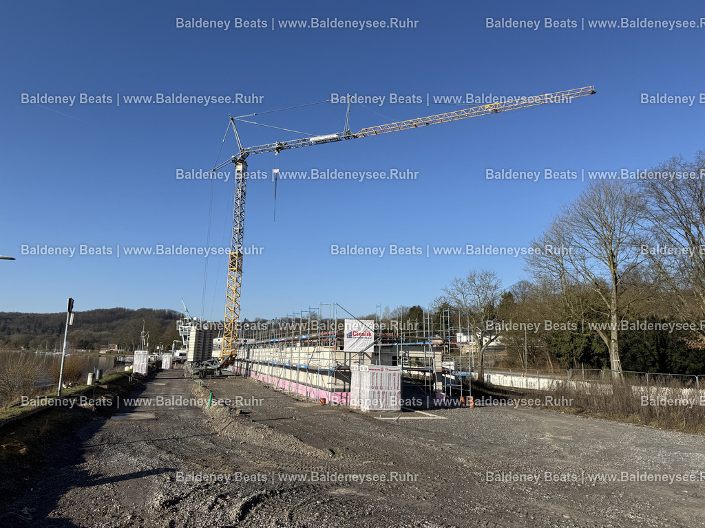 Bautagebuch - Regattatribüne Baldeneysee | Alle Nutzungsrechte vorbehalten. Jede Nutzung des Bildes bedarf einer gültigen Lizenz. Der Urheber- und Quellenhinweis „Foto: Cesar von Meissen / Baldeneysee.Ruhr“ ist bei jeder Veröffentlichung direkt am Bild anzubringen. Eine Weitergabe, Unterlizenzierung oder Weiterveräußerung an Dritte ist unzulässig. - Realisiert mit Pictrs.com