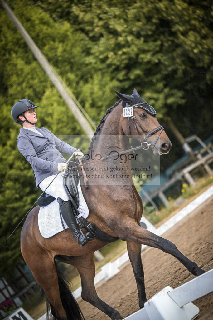 DOS_1423 | Entdecke hochwertige Reitturnierfotos von Foto Oger. Professionell, emotional und authentisch – jetzt Lieblingsmomente im Shop bestellen.Deutschlandweite Turnierfotografie. - Realisiert mit Pictrs.com