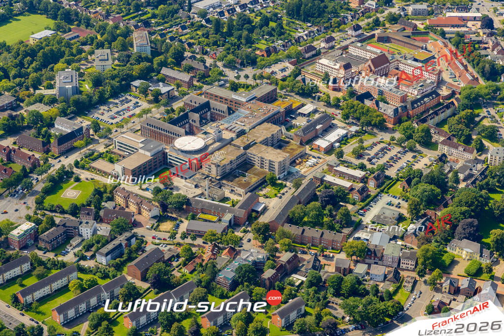 Luftbild der Stadt Neumünster - Das Luftbild wurde 2025 vom UL-Flugzeug heraus erstellt ( keine Drohnenaufnahme ) - Hochauflösende Luftaufnahme - für Wandbilder und großformatige Ausdrucke geeignet. Das besondere Geschenk!Hier alle&nbsp;Infos zur Lizenzierung der LuftaufnahmeWir fliegen auch dieses Jahr wieder in Ihre Region um Luftbilder zu erstellen.- Luftbild anfragen