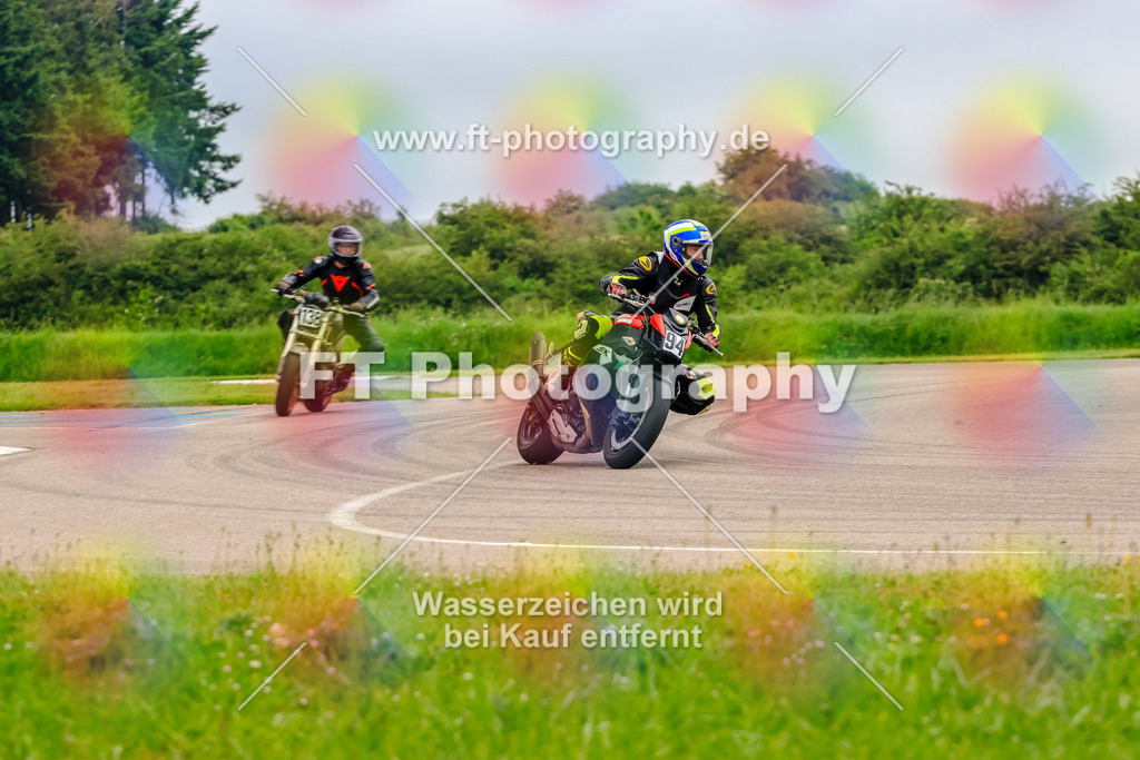 MotoTeam-7972 | Hier findet Ihr Bilder von Touristenfahrten auf der Nürburgring Nordschleife oder von anderen Veranstaltungen die ich besucht habe. Viel Spass beim Durch Schauen 