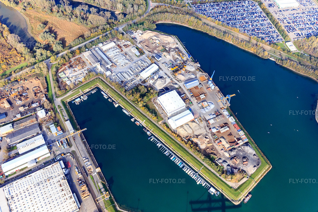 Luftbild: Bootssteg des Motorboot-Sportverein Germersheim e.V. und Dyckerhoff Beton GmbH & Co. KG, BTE Stelcon GmbH sowie Freyer GmbH in Germersheim im Bundesland Rheinland-Pfalz in Deutschland. – Foto: IMG_104280.jpg vom 31.10.2017 durch Werner Riehm/FLY-FOTO.de – Auflösung des Originals: 4775 x 3183 px – seiteStartseiteInformation iconCookie iconCookie icon – stelcon® - Das Original seit 1919 – Rhein-Main-Taunus - Dyckerhoff Deutschland - Buzzi SpA – Freyer GmbH - Freyer GmbH