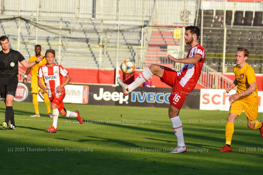 Fussball, 3. Liga, Wuerzburg Kickers vs. SG Sonnenhof Grossaspach, 30.07.2019 | Fussball, 3. Liga, Wuerzburg Kickers vs. SG Sonnenhof Grossaspach, 30.07.2019; in der Flyeralarm ARENA in Wuerzburg, (Deutschland)

Bild:  Luca Pfeiffer 16 (Wuerzburger Kickers)

DFL REGULATIONS PROHIBIT ANY USE OF PHOTOGRAPHS as IMAGE SEQUENCES and/or QUASI-VIDEO. - Realisiert mit Pictrs.com
