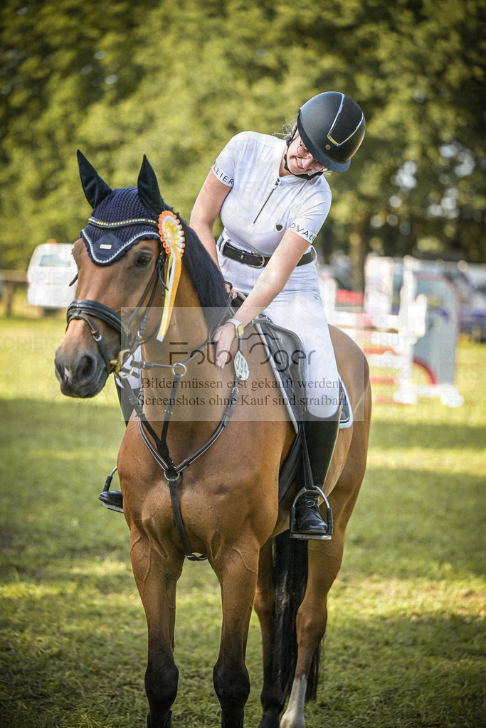 DOS_0030 | Entdecke hochwertige Reitturnierfotos von Foto Oger. Professionell, emotional und authentisch – jetzt Lieblingsmomente im Shop bestellen.Deutschlandweite Turnierfotografie. - Realisiert mit Pictrs.com