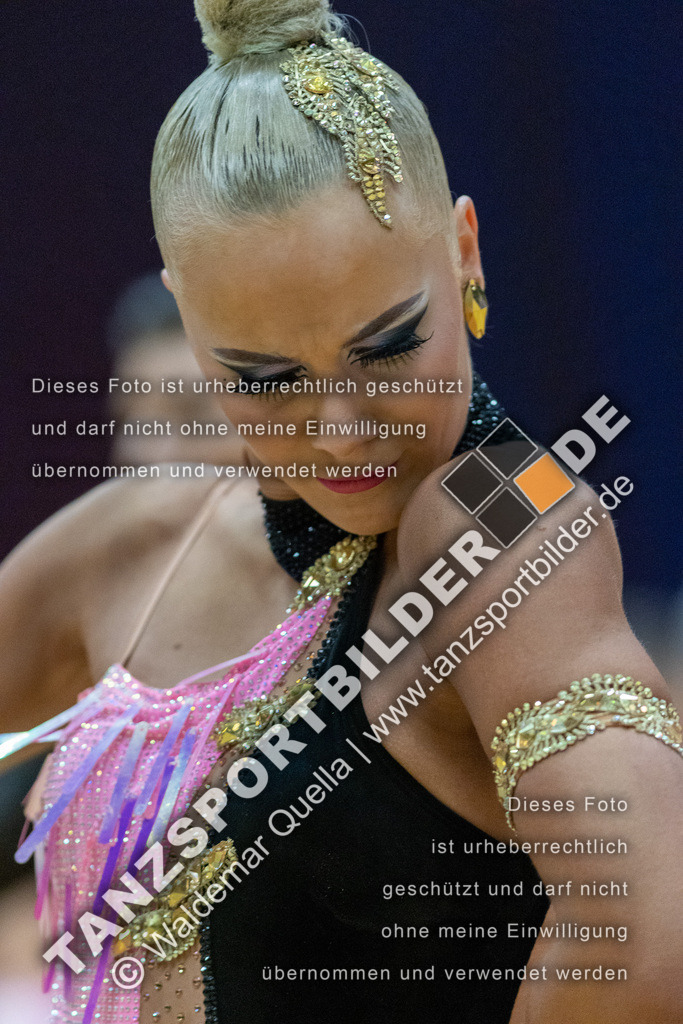 20230114-13662 | Hier finden Sie Tanz Bilder vom Latein und Standard Formationen tanzen. Sportbilder vom Tanzsport. Schöne Fotos und von Weltmeisterschaft, Europameisterschaft, Bundesliga, Regionalliga, Oberliga und Landesliga sowie von GOC Stuttgart, DanceComp, WM Bremen