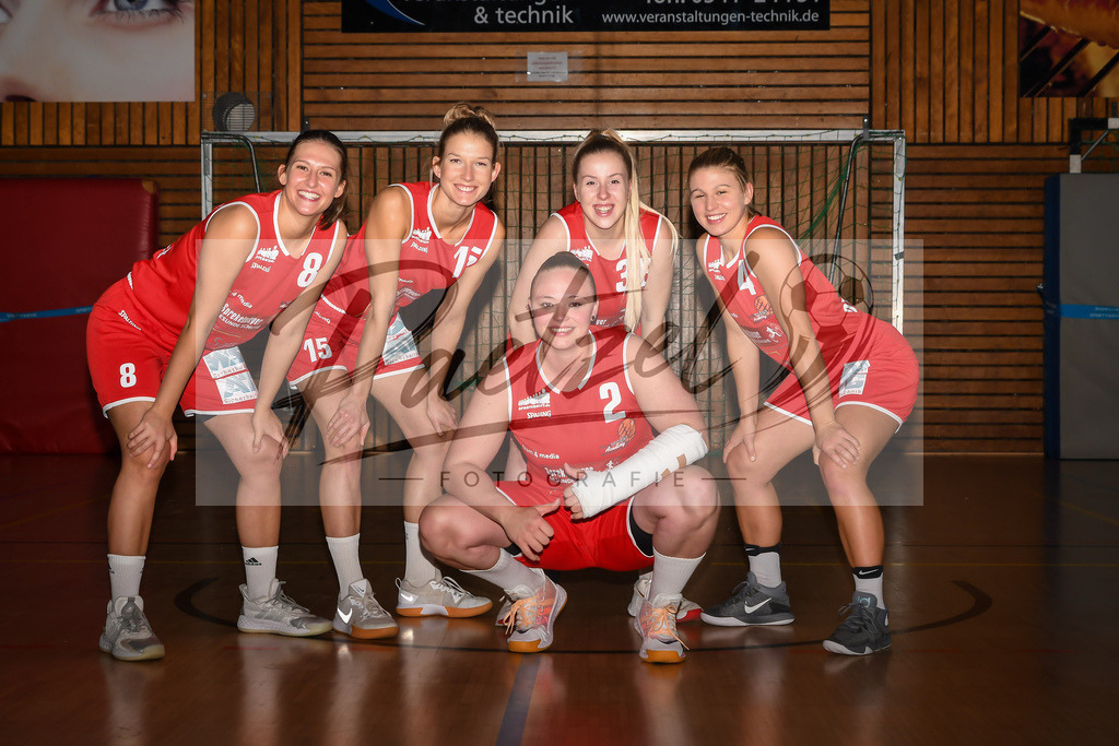 TEAOSC20201023_0034 | Basketball, Juniorinnen: v.li. Julia Dzeko, Michelle Mueller, Tessa Stompen, Clara Sophie Schwartz und Annemarie Potratz.  bei der Team Presentation der Panthers Academy Osnabrueck am 23.10.2020 in Osnabrueck, Deutschland. - Realisiert mit Pictrs.com