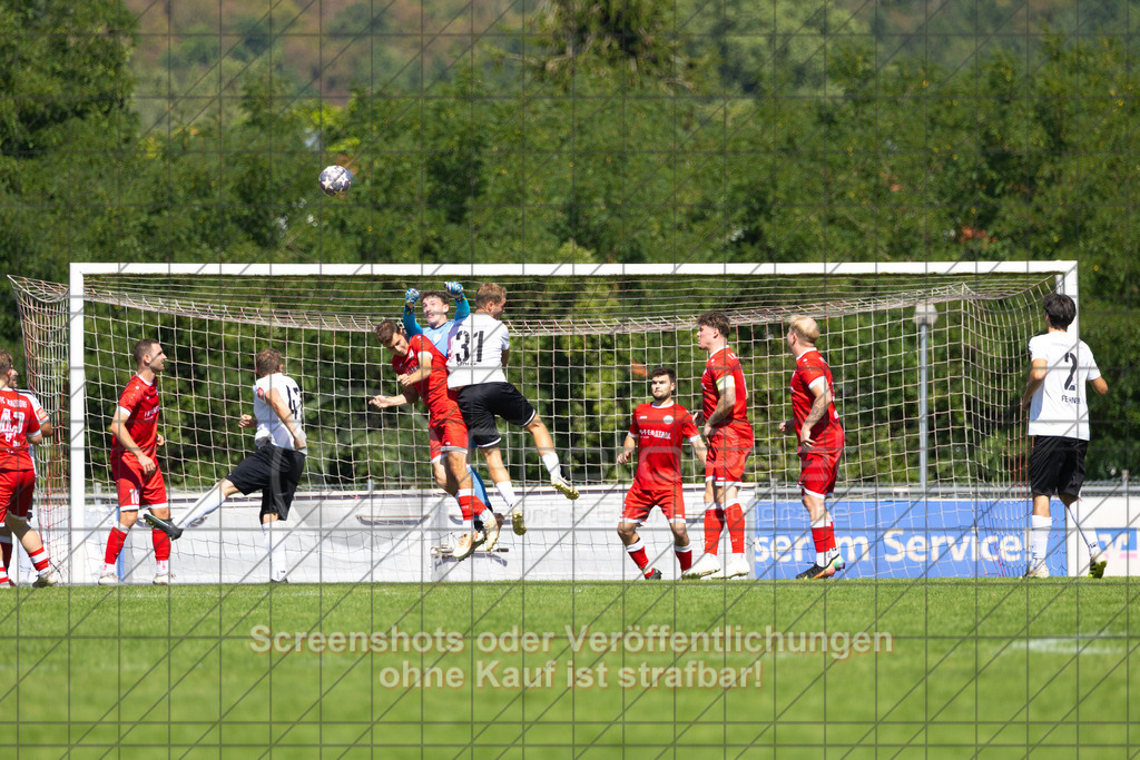 20260906_134817_0212_(c)_by_PhotoPeet | #,1.FC Donzdorf II (rot) vs. SGM Jebenhausen-Bezgenriet (weiß), Fußball, Kreisliga A3 - Bezirk Neckar/Fils, 02. Spieltag, Saison 2026/2027, Rasenplatz Lautertal Stadion, Süßener Straße 16, 73072 Donzdorf, 06.09.2026 - 13:00 Uhr,Foto: PhotoPeet / Sport- &amp; Eventfotografie / Peter Harich
