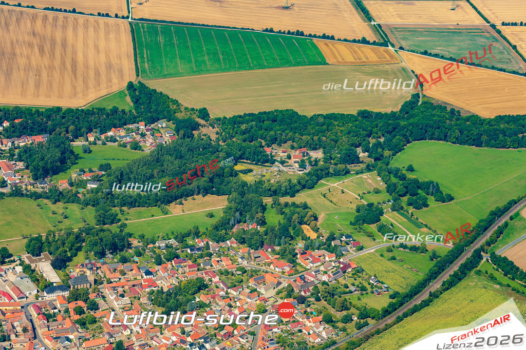 Luftbild Niedertrebra - Die Luftaufnahme wurde 2025 vom UL-Flugzeug heraus erstellt ( keine Drohne ) - Hochauflösende Luftaufnahme - für professionelle Ausdrucke geeignet. Die Geschenkidee !Hier alle&nbsp;Infos zur Lizenzierung der LuftaufnahmeWir fliegen auch dieses Jahr wieder in Ihre Region um Luftbilder zu erstellen.- Luftbild anfragen