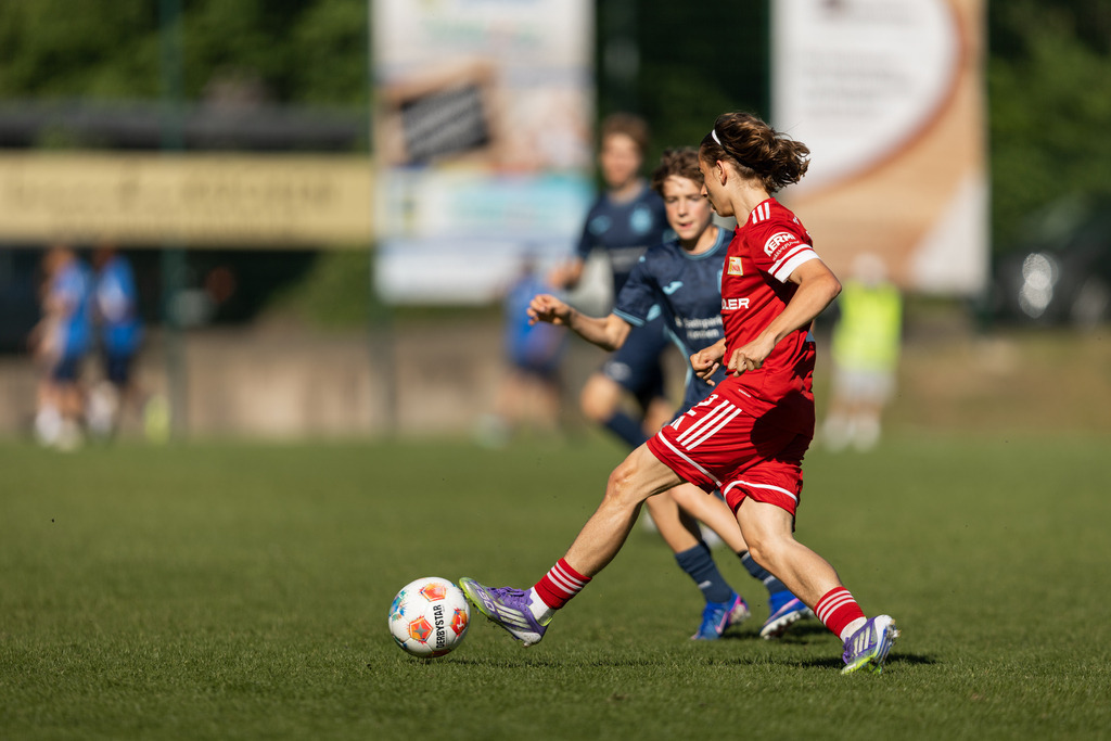 Fußball I Männer I 40. Pfingscup Hollage I 13442 | realhellocedii - Realisiert mit Pictrs.com