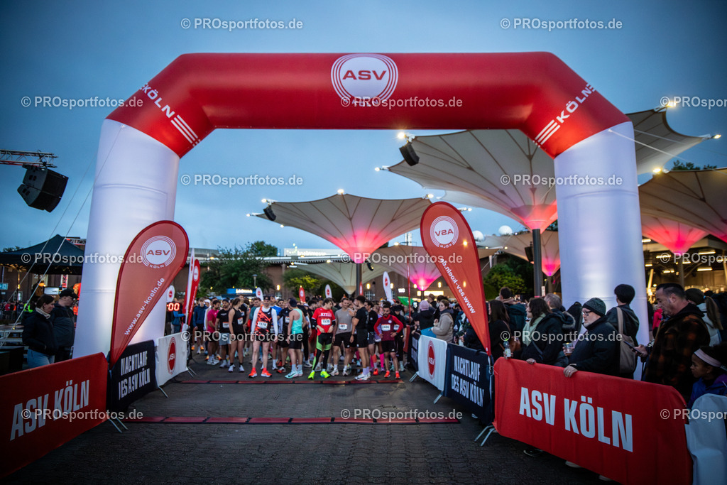 23. ASV Nachtlauf; Koeln, 13.05.26 | Impressionen vom 23. ASV Nachtlauf am 13.05.26 am Tanzbrunnen in Koeln. Foto: BEAUTIFUL SPORTS/Axel Kohring