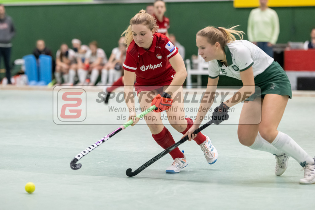 SFE_20230114_0126 | 1. Bundesliga Hockey Damen Rot-Weiss Köln - Uhlenhorst Mülheim am 14.01.2023 in Köln (KTHC Stadion Rot-Weiss Köln Tennis and Hockey Club), Photo: Stephan Fehrmann 2022 (Sports-Gallery),Camille Nobis ( Rot-Weiss Köln #17 )