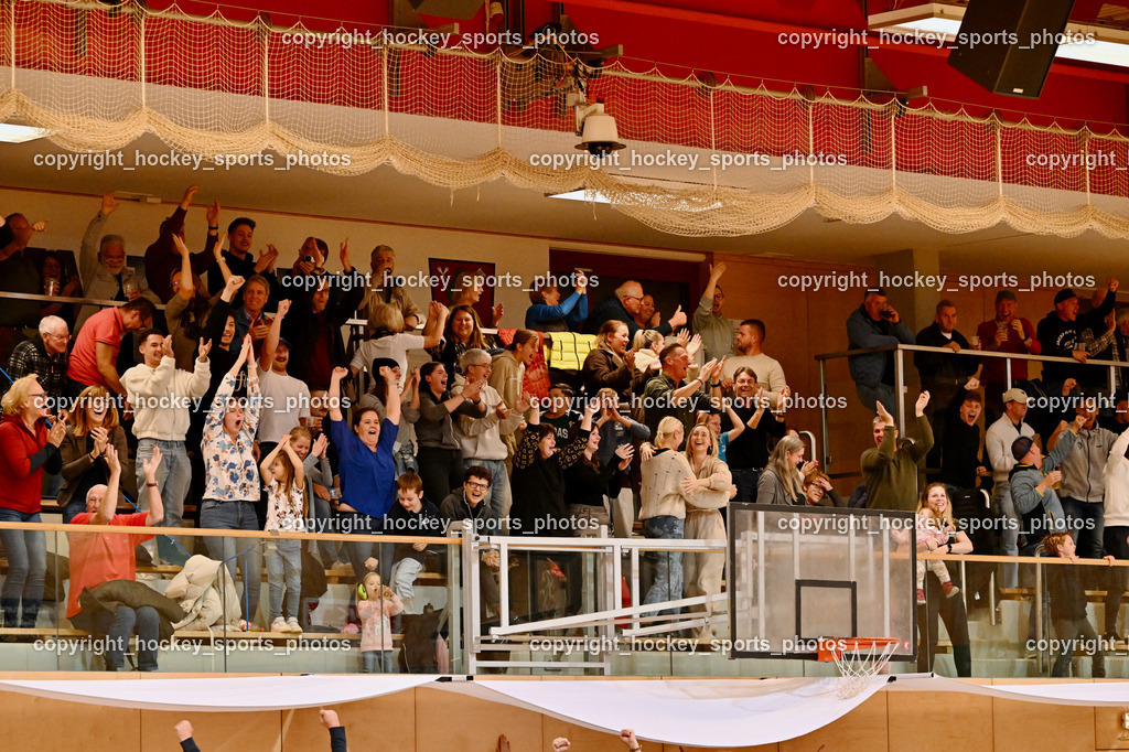 SC Ferlach vs. roomz JAGS Vöslau | SC Ferlach Fans, Besucher Ballspielhalle Ferlach, SC Ferlach vs. roomz JAGS Vöslau, SC Ferlach vs. roomz JAGS Vöslau am 08.11.2025 in Ferlach (Ballspielhalle Ferlach), Austria, (Photo by Bernd Stefan)