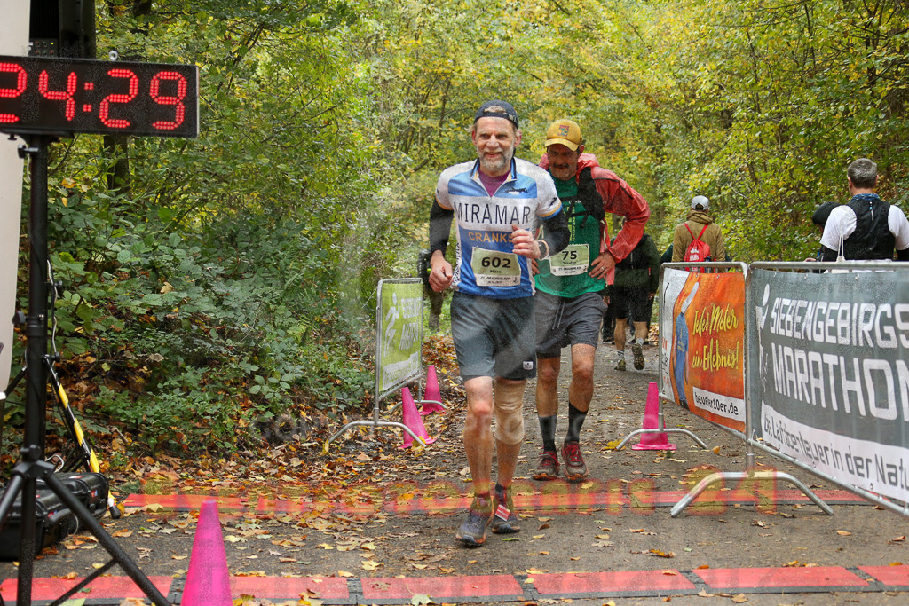251026_1326_EX1_3463 | Sportfotografie im Rhein-Sieg Kreis, Köln, Bonn, NRW, Rheinland Pfalz, Hessen, etc. Unser Tätigkeitsfeld umfasst den Laufsport vom Volkslauf über den Marathon, Duathlon, Triathon bis zum Ultralauf wie Kölnpfad Ultra oder Schindertrail.