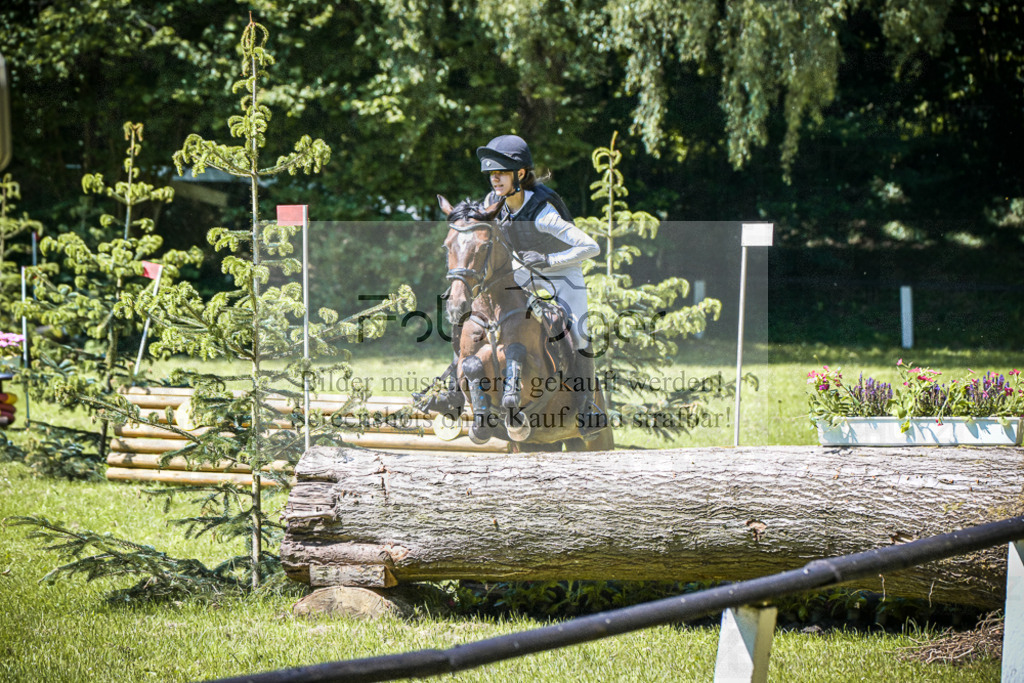 DOS_3961 | Entdecke hochwertige Reitturnierfotos von Foto Oger. Professionell, emotional und authentisch – jetzt Lieblingsmomente im Shop bestellen.Deutschlandweite Turnierfotografie. - Realisiert mit Pictrs.com