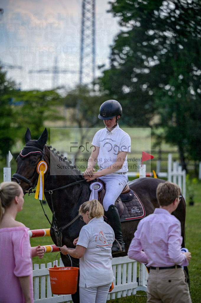Reitturnier Voxtrup | Entdecke hochwertige Reitturnierfotos von Foto Oger. Professionell, emotional und authentisch – jetzt Lieblingsmomente im Shop bestellen.Deutschlandweite Turnierfotografie. - Realisiert mit Pictrs.com